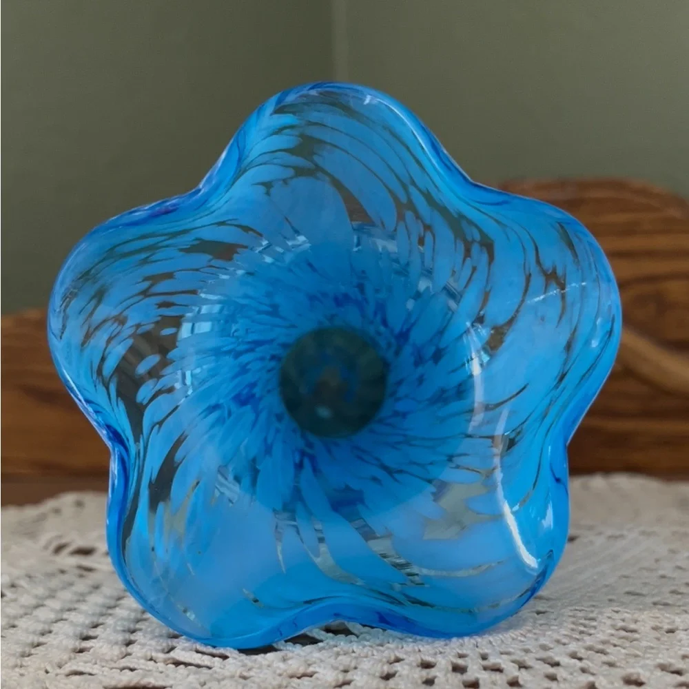 Hand-Blown Art Glass Vase, blue and white splatter design